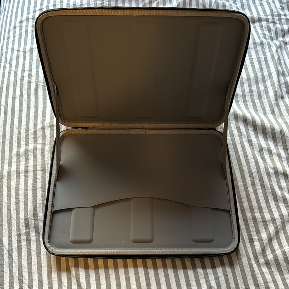 Smatree Hard Shell Laptop Sleeve - 13inch - Picture 2 of 4